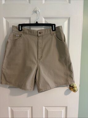 Lee Men's Khaki Flat Front Cotton Shorts